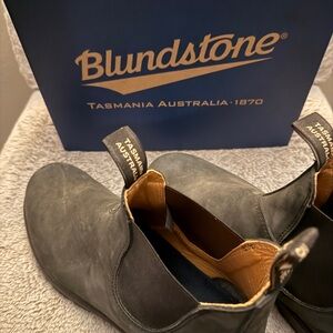 Blundstone Grey Suede Leather Chelsea Boots